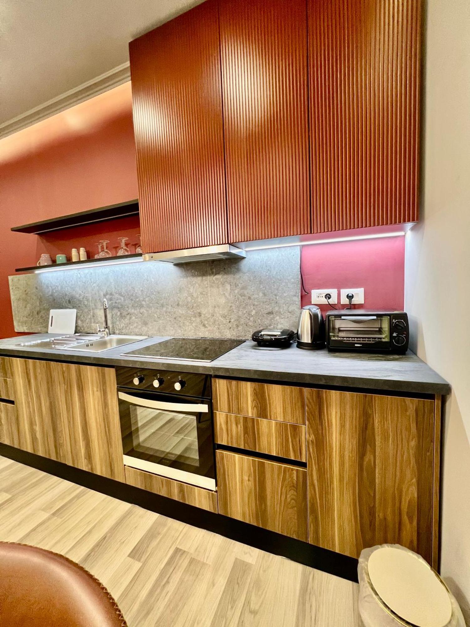 Spiranca Luxury Suites Тирана Экстерьер фото